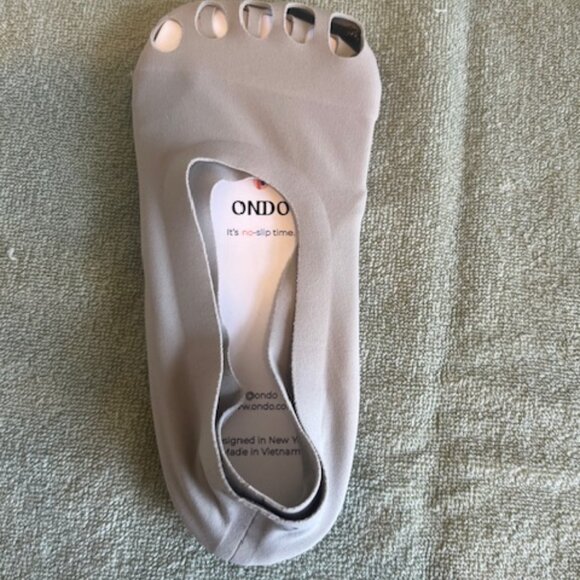 Ondo yoga, pilates, barre socks NEW Size Large Color Sand/beige - Picture 5 of 5